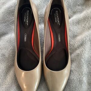 Rockport Women's Beige Pumps